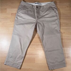 Old Navy Women’s Khaki Cropped Chinos